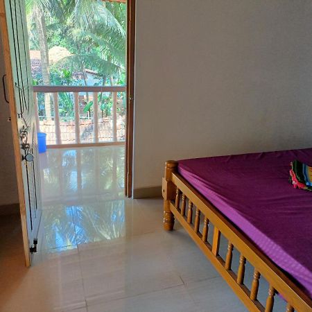 Golden Wings Cafe Hotel Gokarna  Kültér fotó