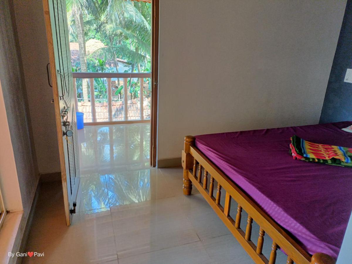 Golden Wings Cafe Hotel Gokarna  Kültér fotó