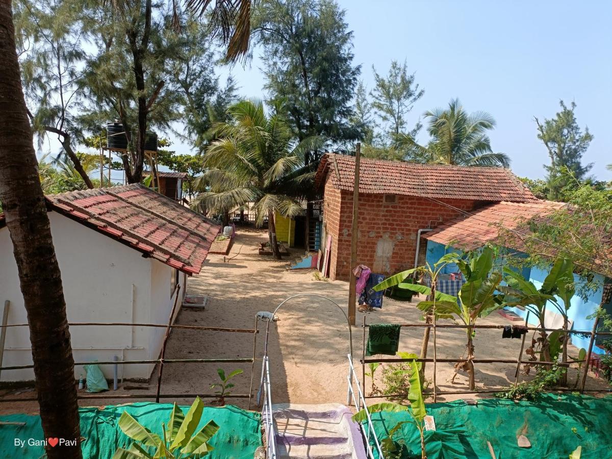 Golden Wings Cafe Hotel Gokarna  Kültér fotó