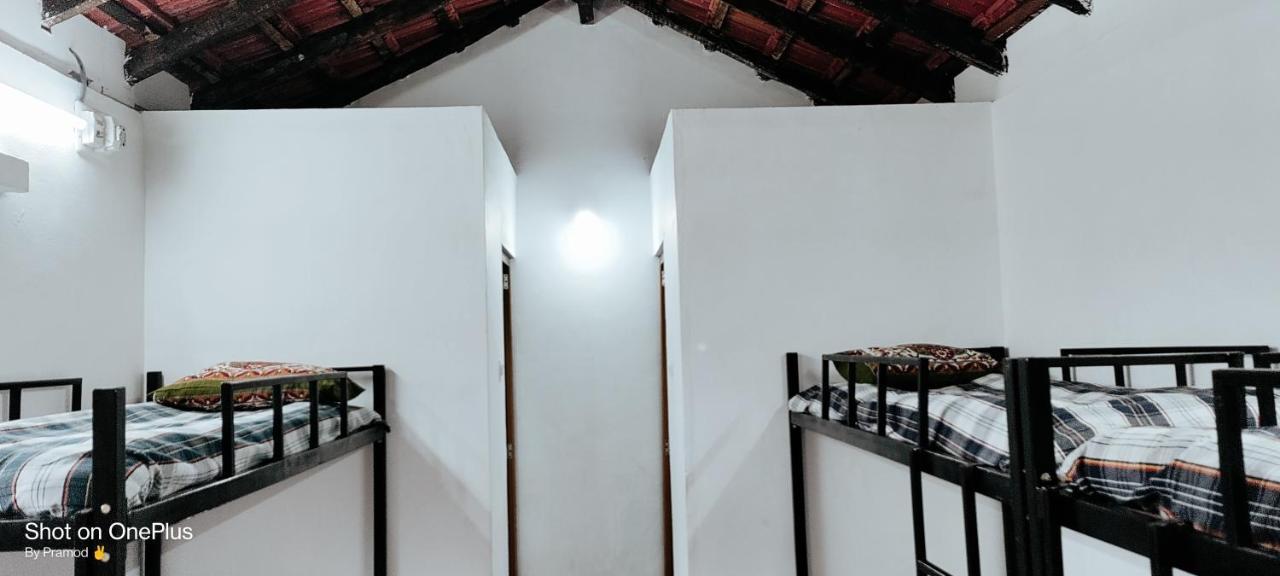 Golden Wings Cafe Hotel Gokarna  Kültér fotó