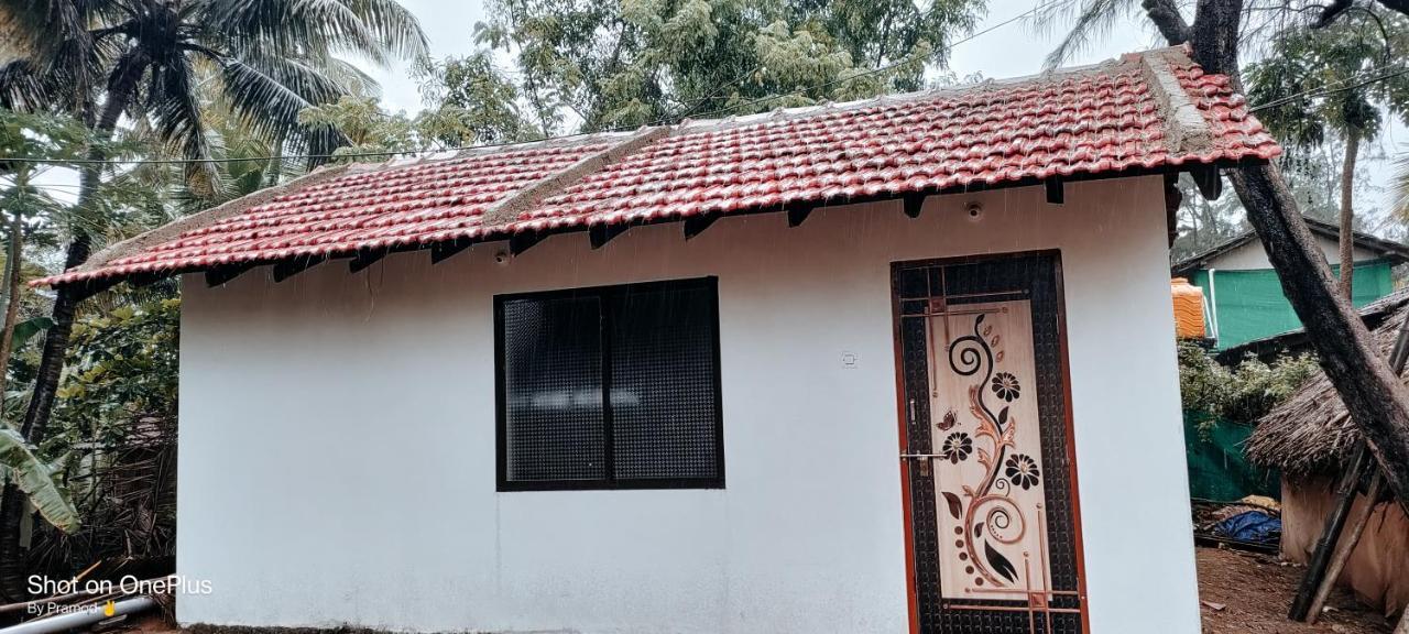 Golden Wings Cafe Hotel Gokarna  Kültér fotó